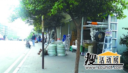 違規搭建的彩鋼板活動房