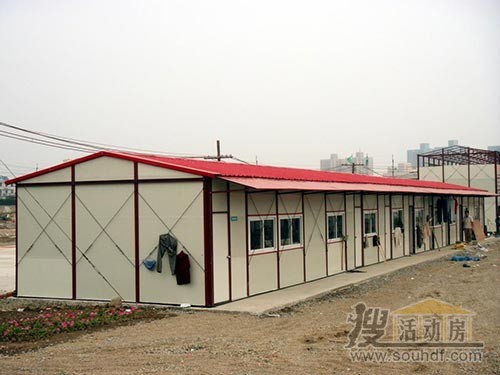 我們在南昌小藍工業園搭建的小彩鋼房