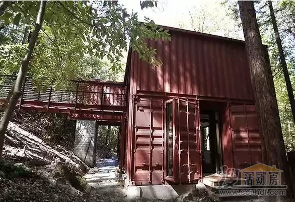 山區的集裝箱房屋