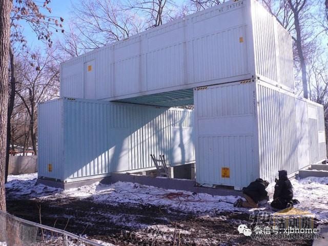 她用5個集裝箱，建起一棟絕美房屋！